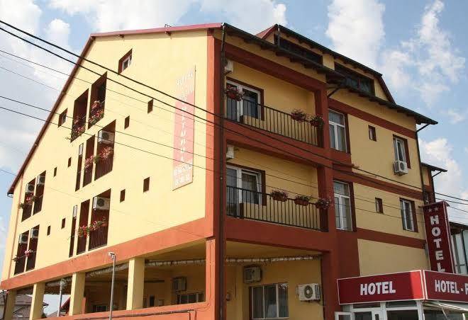 Hotel vulturul a fost redeschis