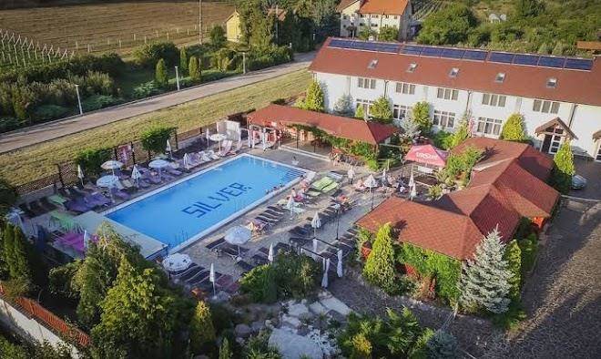 Silver hotel