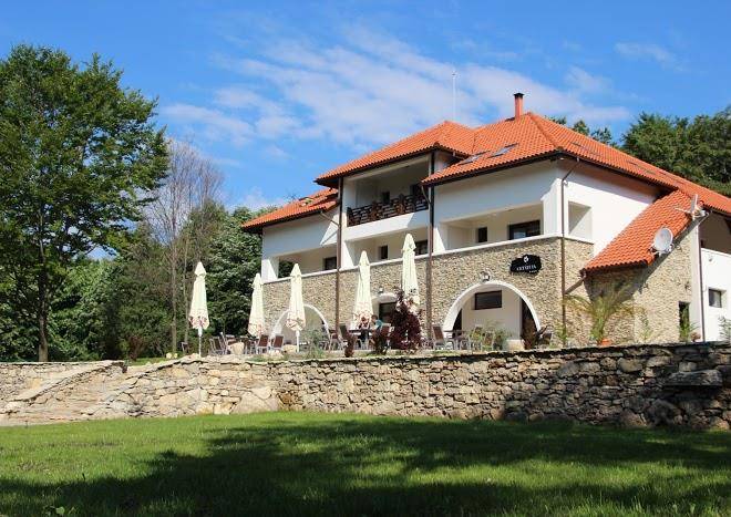 Cetatuia hotel restaurant