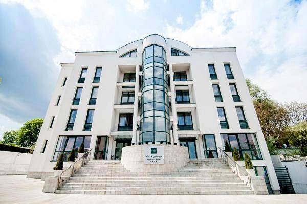 Alex&george boutique hotel