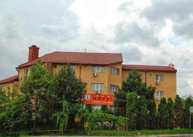 Hotel liliacul