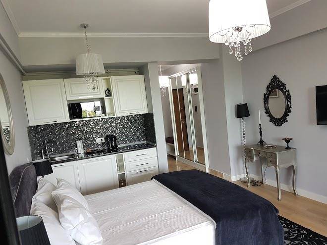 Romantic Studio Mamaia Image