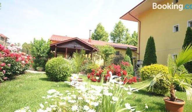 Hotel & restaurant valul magic