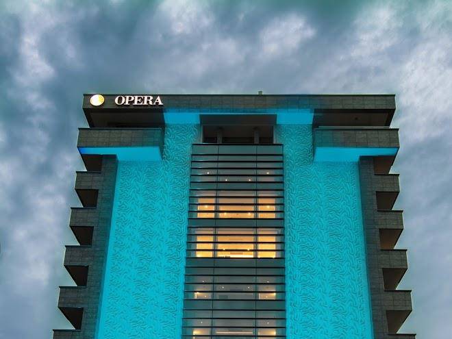 Hotel opera