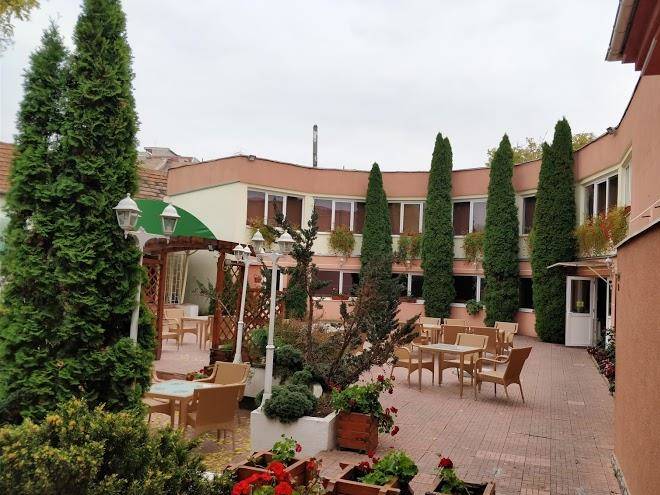 Hotel sugas