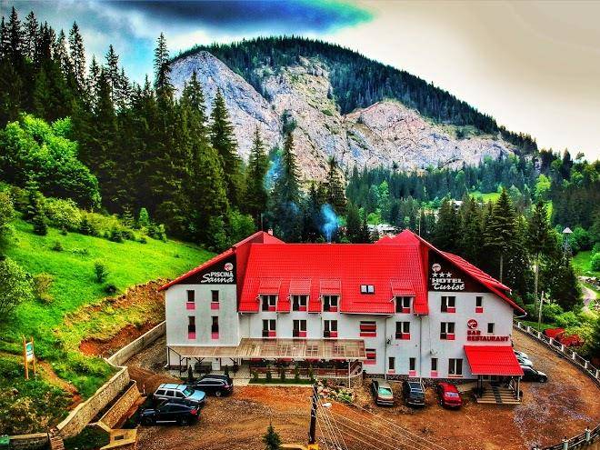 Hotel turist lacu rosu