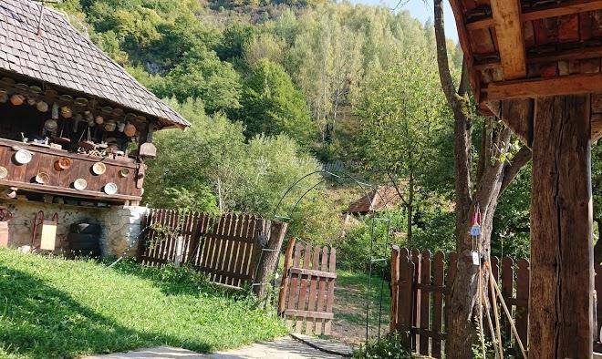 Pensiunea la cascada sipot