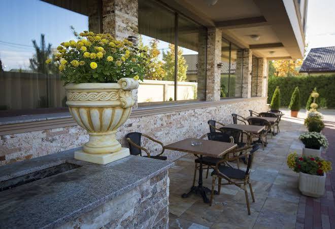 Hotel aviator boutique & bistro