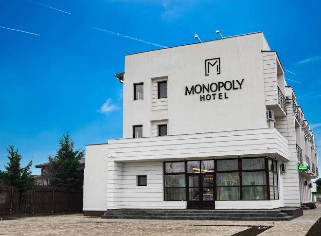 Monopoly hotel