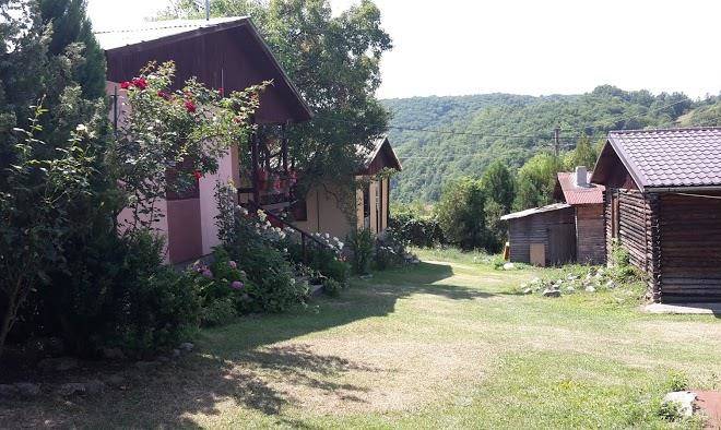 Cabanele valea ponicovei