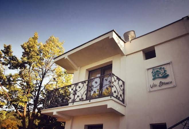 Vila blanca