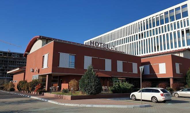 Torontal hotel