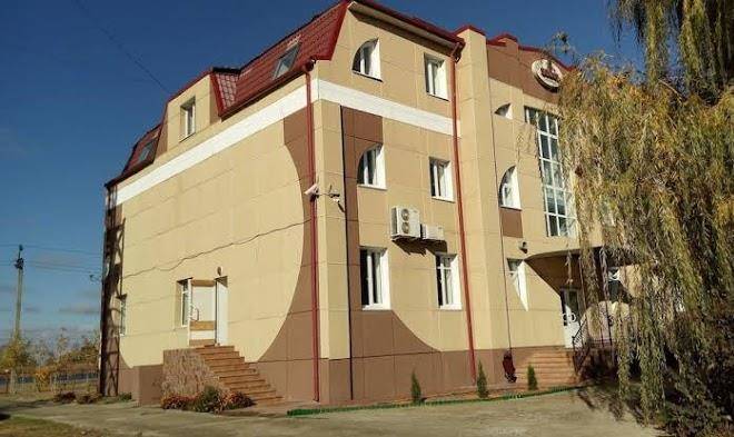 Ethel a fishing hotel