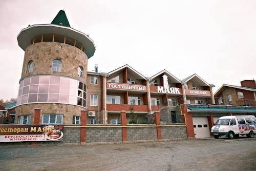 Semeynyy otel' mayak na bannom