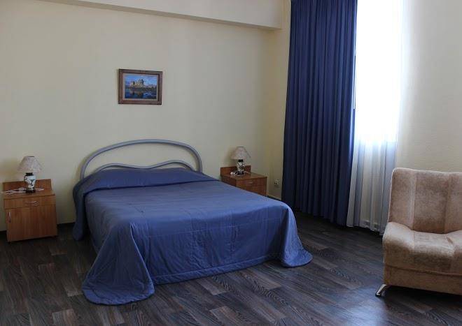 Gostinitsa 12 futov