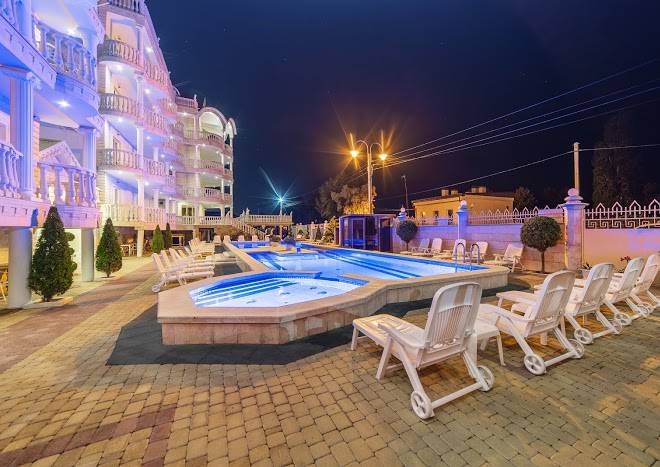 Hotel attica
