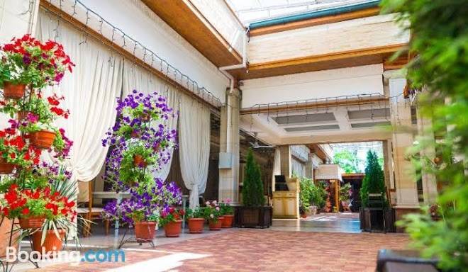 Hotel akropol'