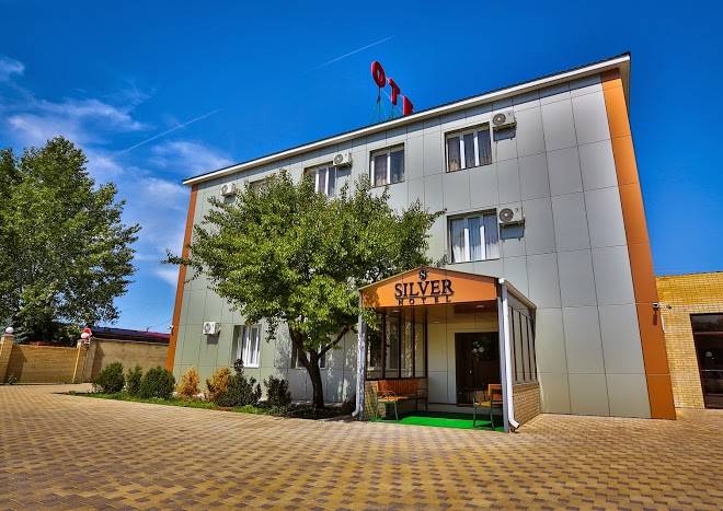Silver hotel