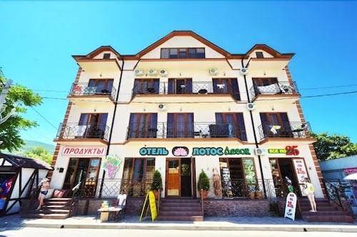 Hotel lotos