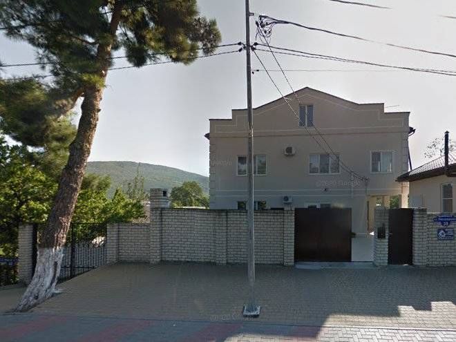 Plutos mini hotel