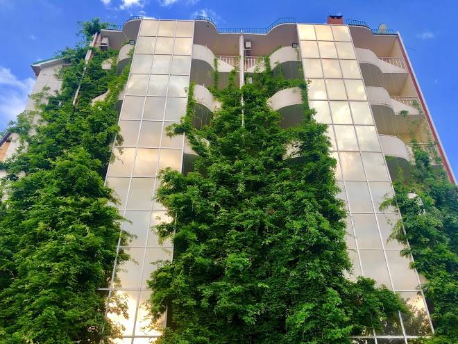 Grand Hotel Uyut Image