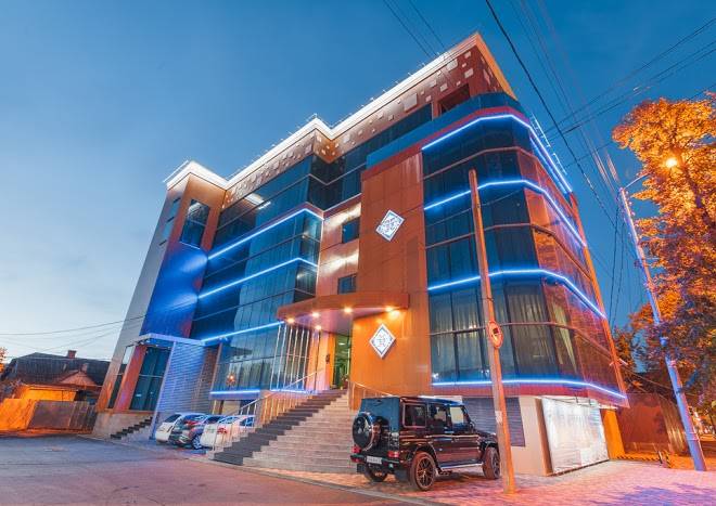 Merotel' gostinichno restorannyy kompleks