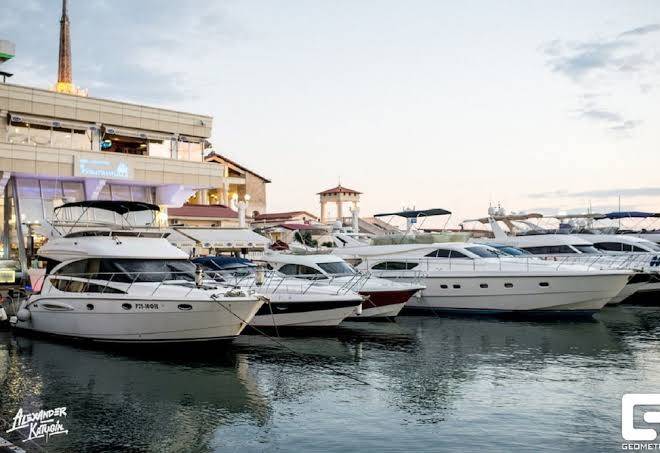 Marina yacht hotel