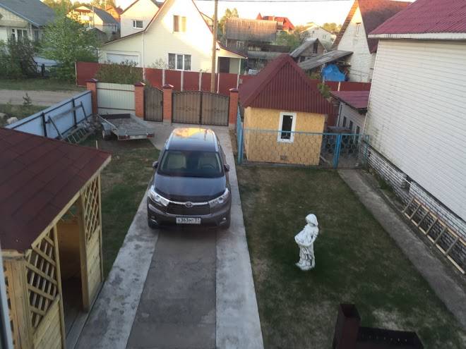 Gostevoy domik u ozerka
