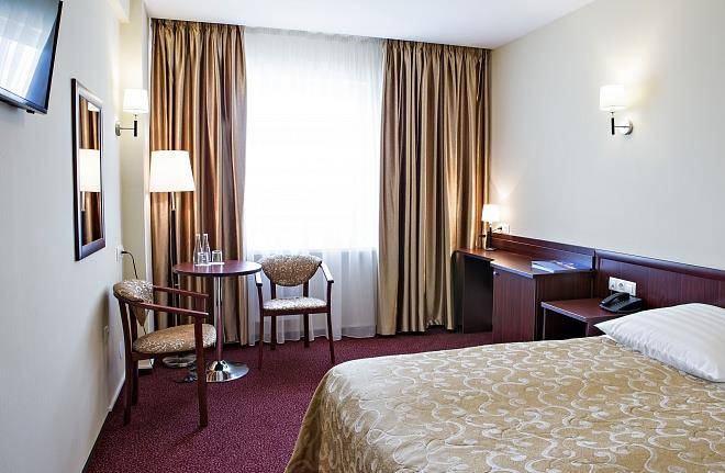 Ooozorina khotel'