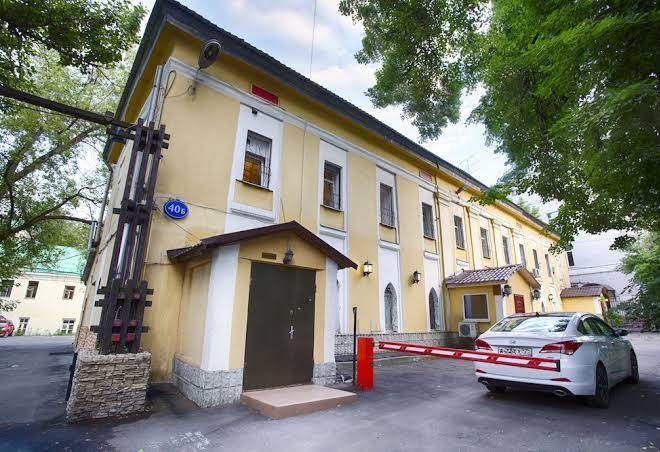 Otel' kaliforniya na pokrovke