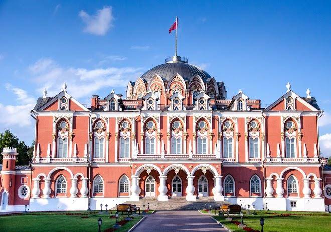 Petroff road palace hotel