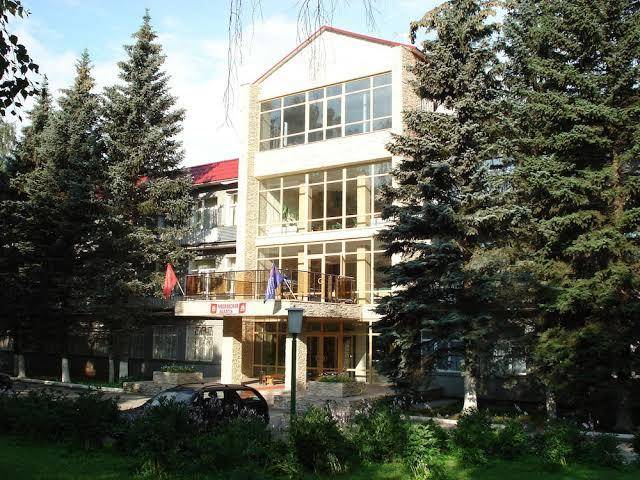 Trade union training center