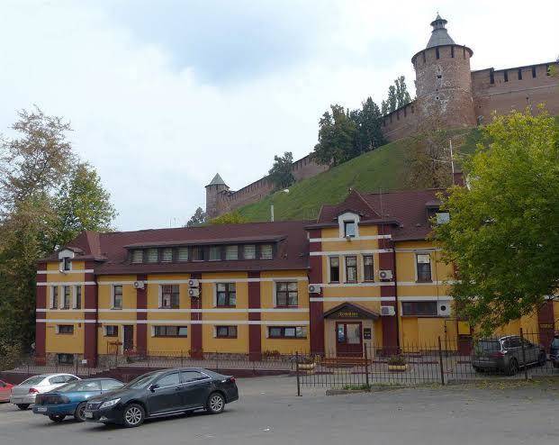 Domino hotel