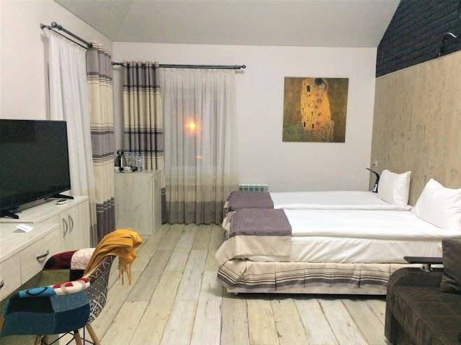 Hotel aviator