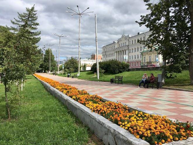 Dva l'va gostinitsa
