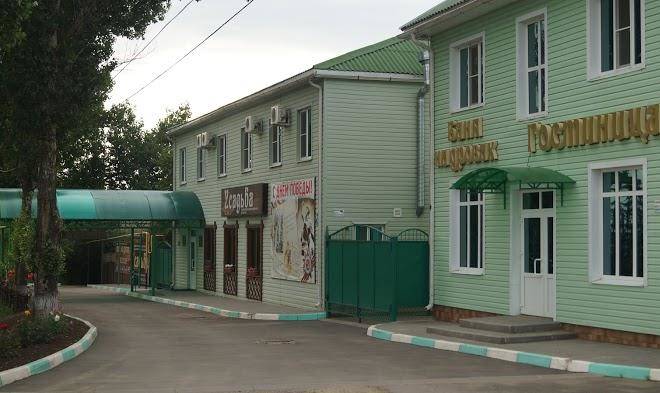 Usad'ba gostinichno restorannyy kompleks