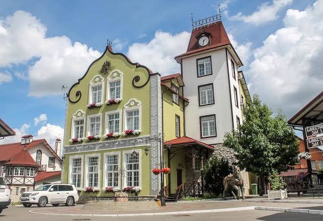 Konyushennyy dvor