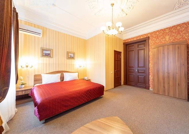 Otel' na dvoryanskoy