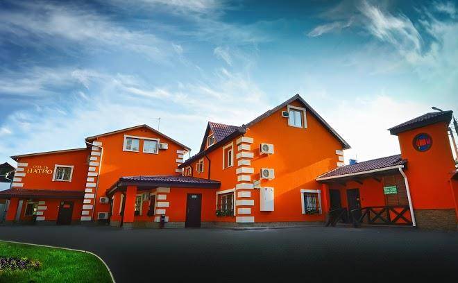 Patio hotel complex