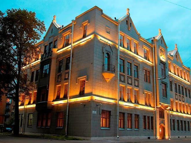 Lancaster court hotel