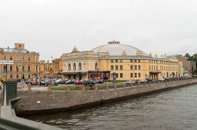 Otel' na mokhovoy
