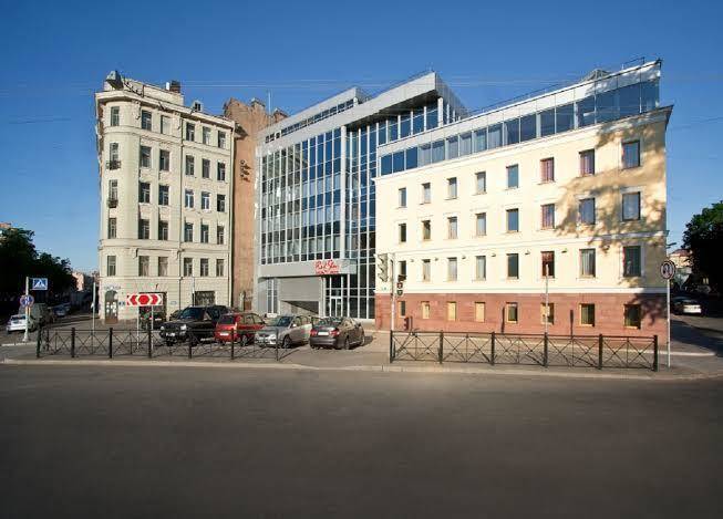 Red stars hotel
