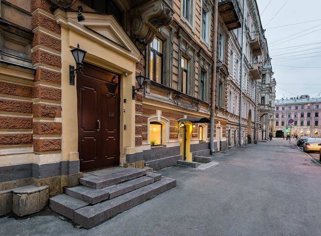 Staronevsky dom