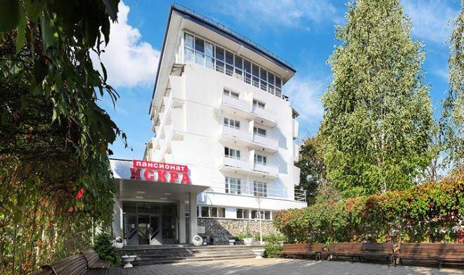 Pansionat s lecheniyem iskra