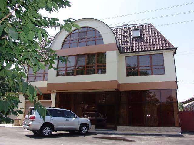 Zhemchyuzhina Hotel Image