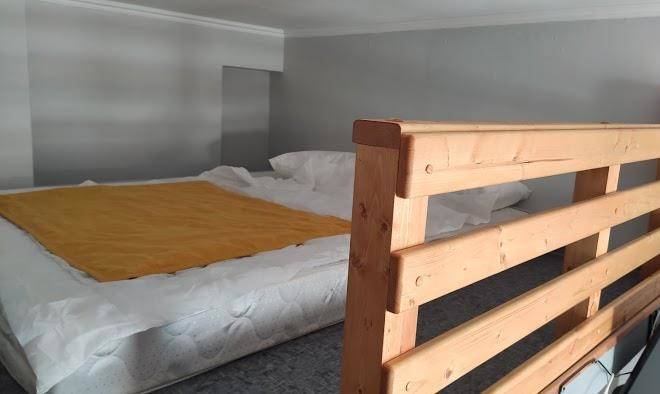 Iq hotel