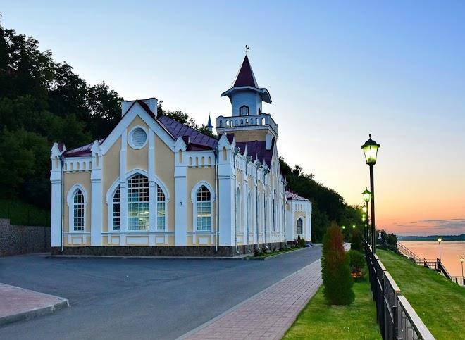 The restaurant hotel old tower