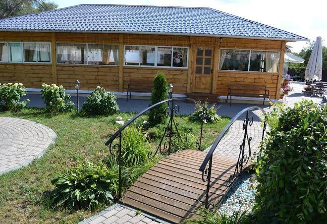 Gostinichnyy kompleks zolotoy ruchey