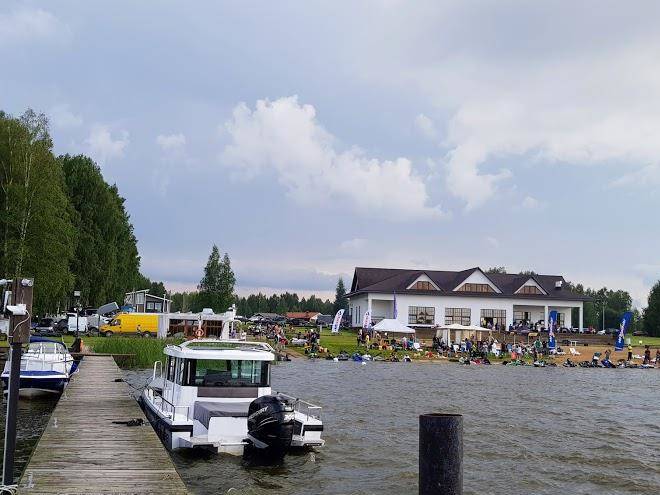 Yakht klub neftino