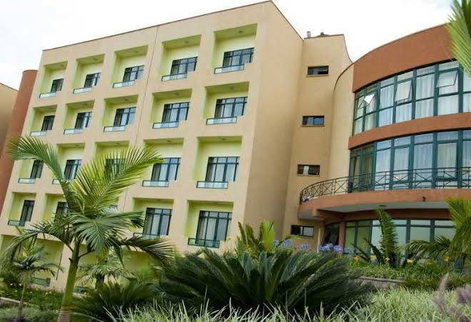 Gorillas golf hotel